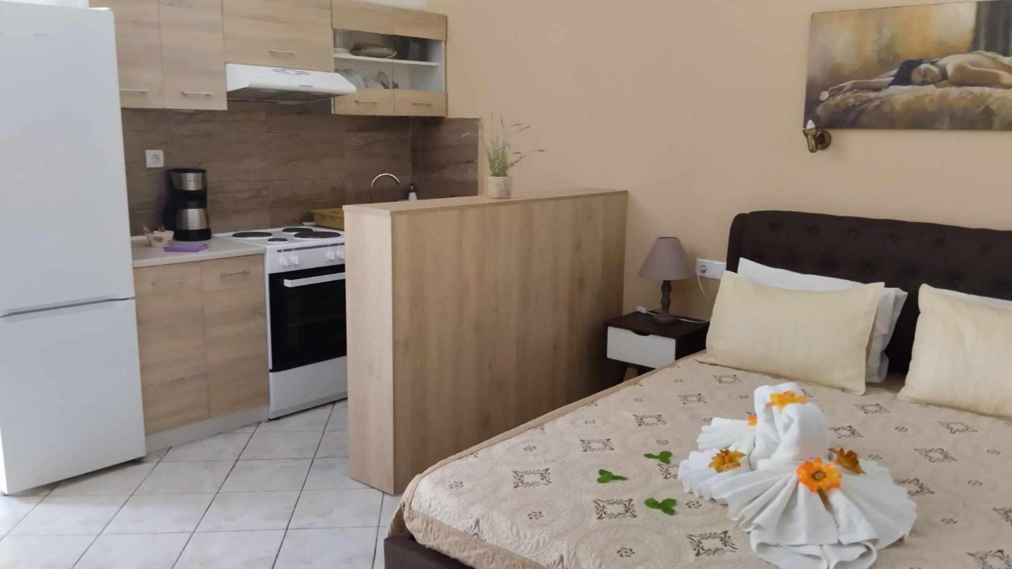 Golden Sun Apartments Родакіно Екстер'єр фото