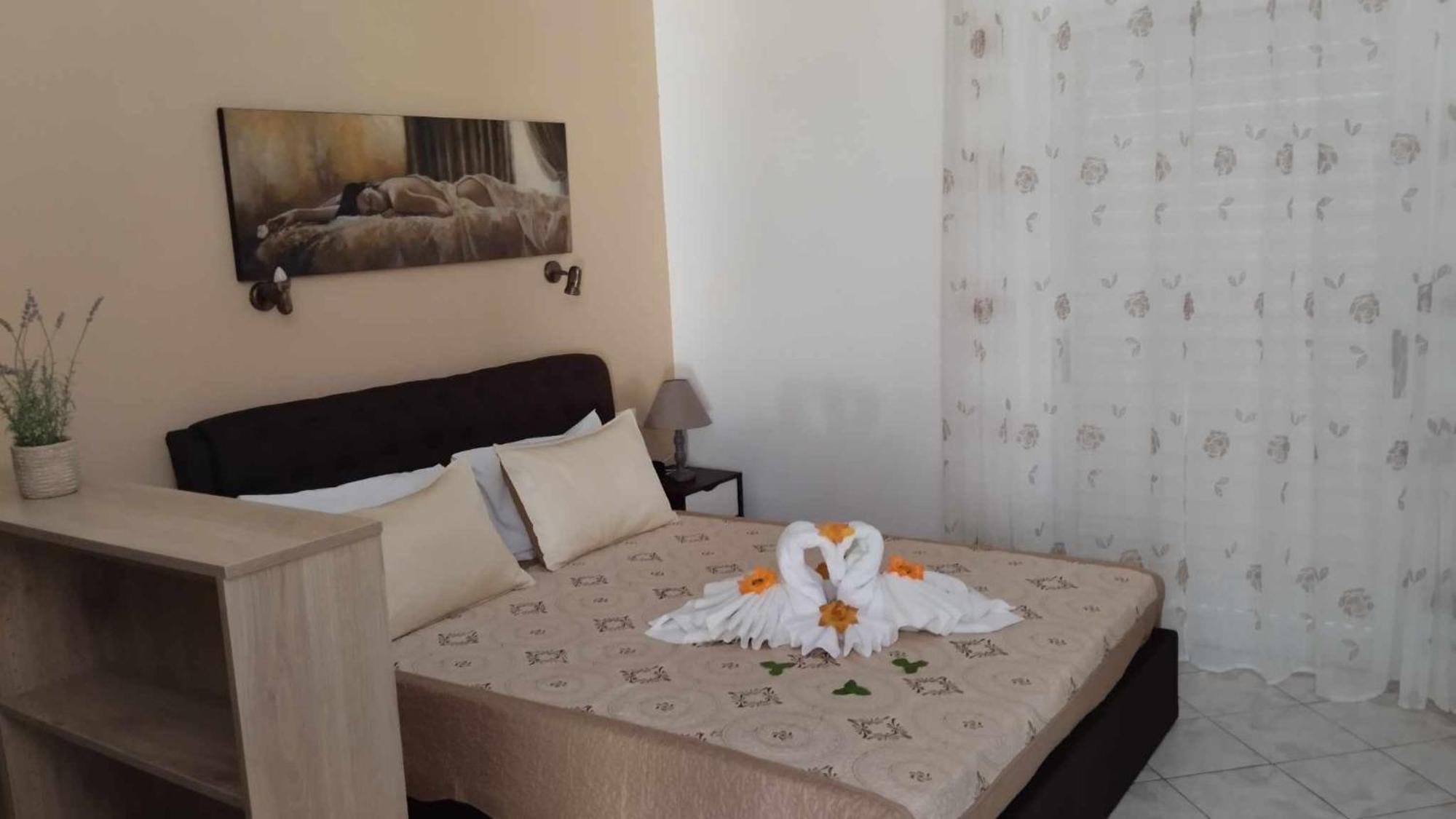 Golden Sun Apartments Родакіно Екстер'єр фото