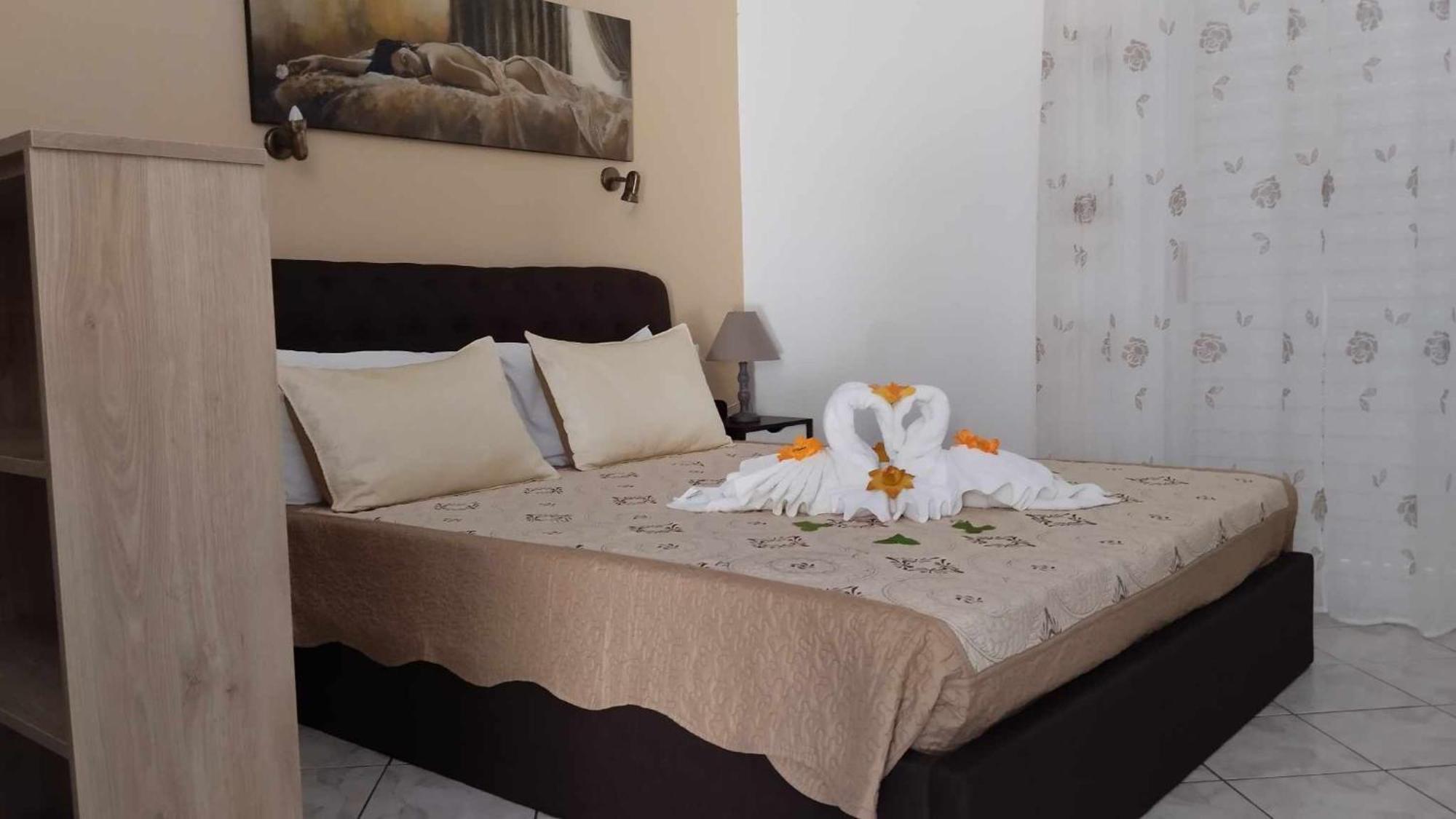 Golden Sun Apartments Родакіно Екстер'єр фото